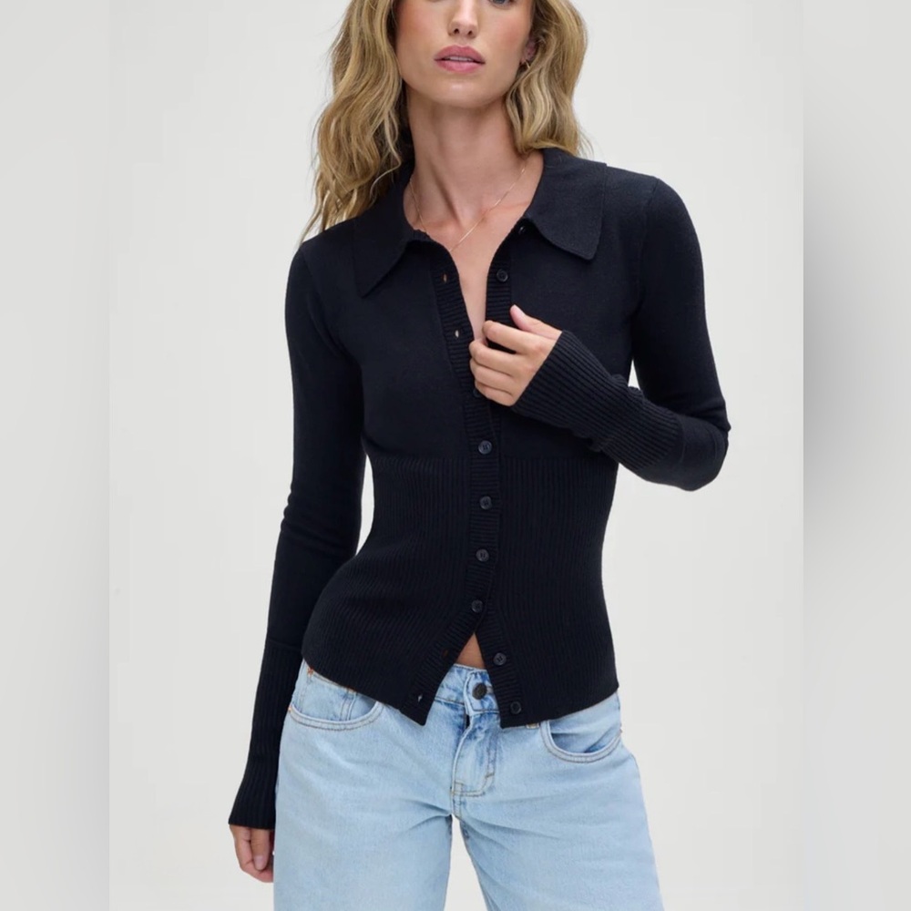 NWT Frankies Bikinis Brooks Button Up Sweater Small ( Fit S/XS ) - Picture 2 of 13